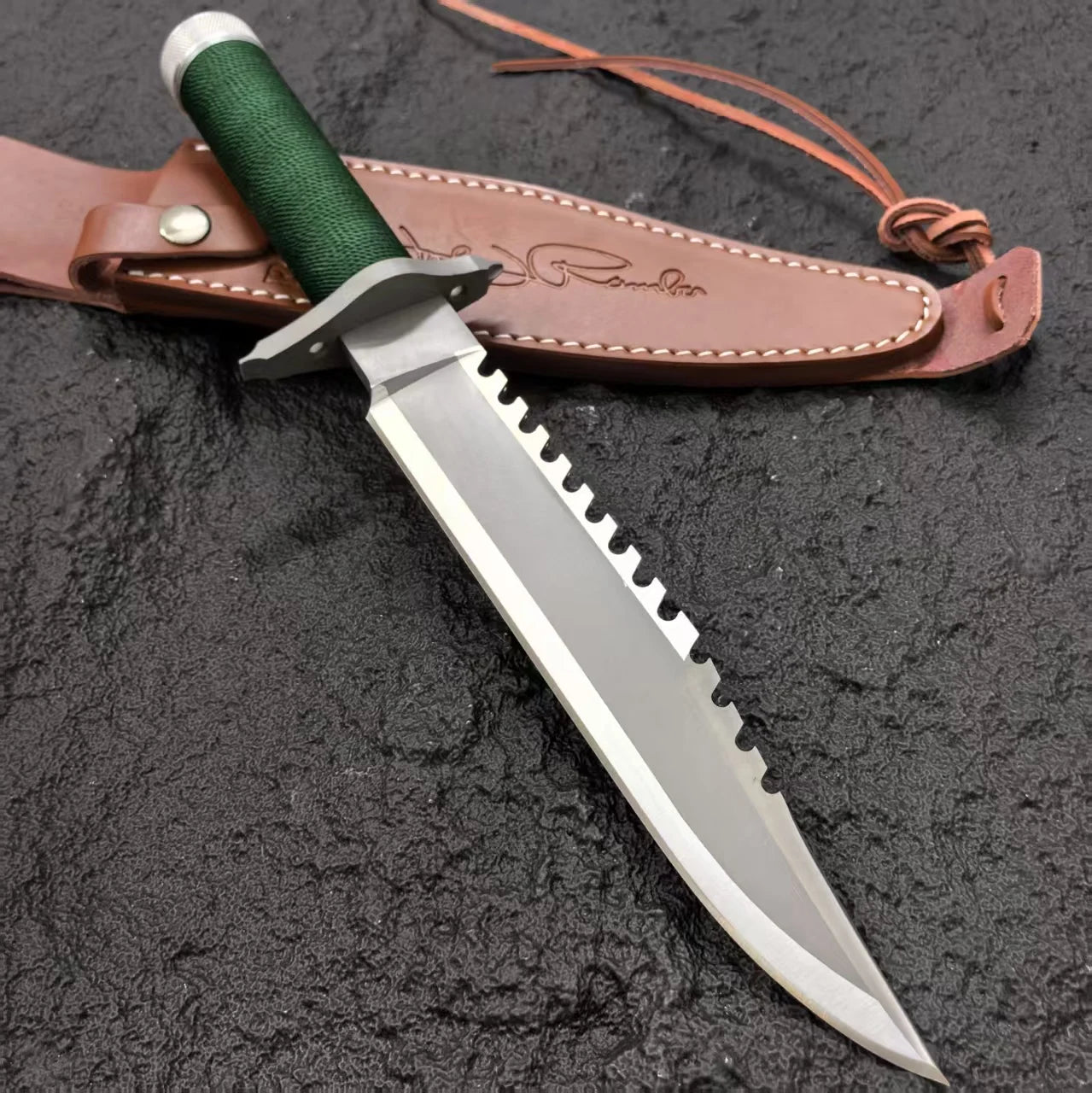 High-quality stainless steel fixed-blade outdoor knife: high-hardness, anti-slip handle, sheath included, multi-functional.